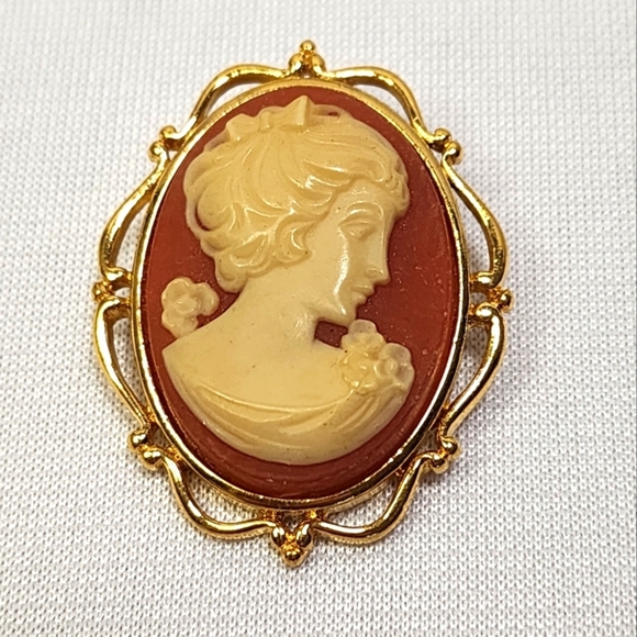 Crown Trifari Jewelry - Crown Trifari Cameo Pendant or Brooch
